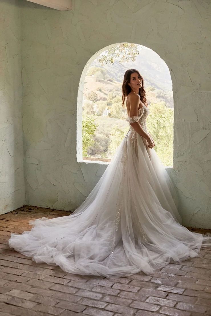 Madison James - MJ854 | The Country Bride Inc.