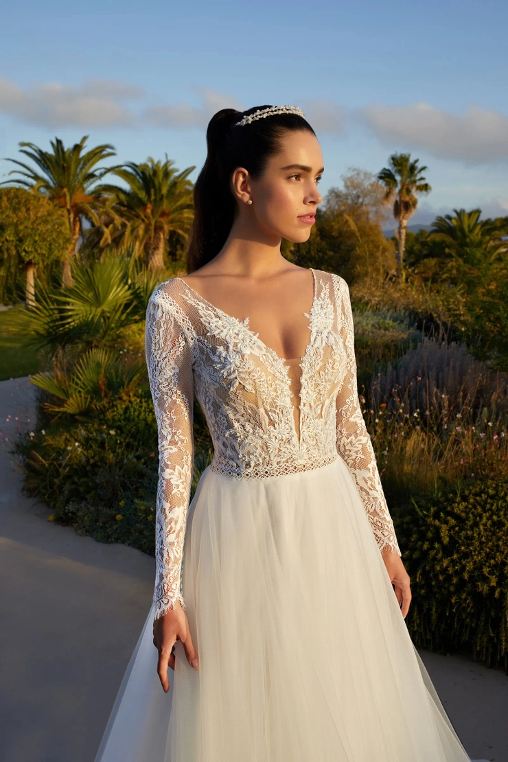 Demetrios Style #8120 #1 vertical picture