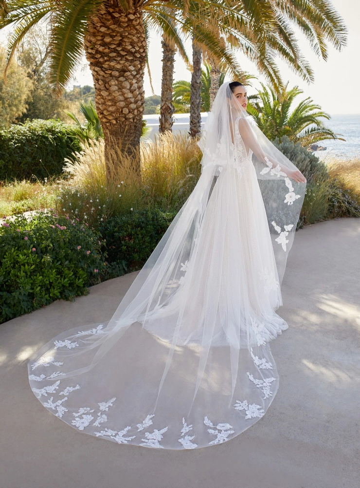 Demetrios Style #8122 #1 vertical picture