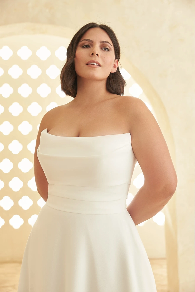 Paloma Blanca 5010