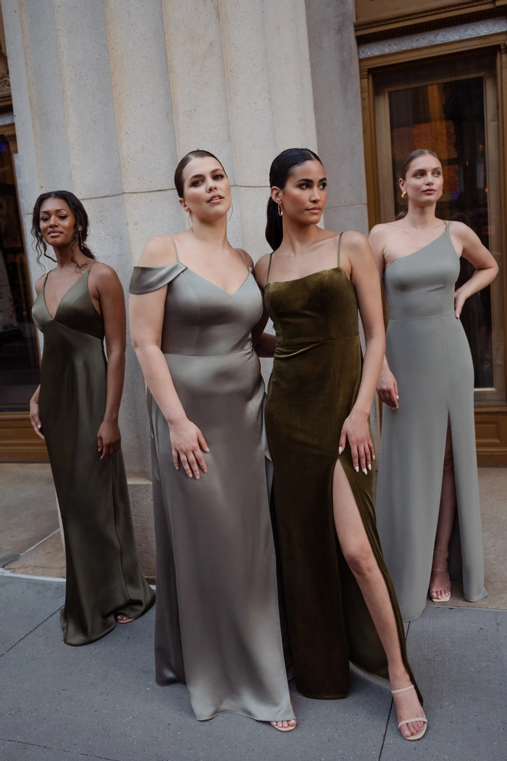 Jenny Yoo Priyanka 222106 #1 vertical picture