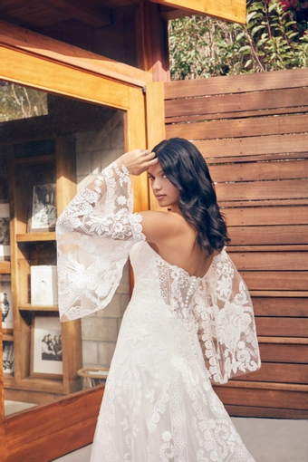 Casablanca Bridal #8 vertical thumbnail