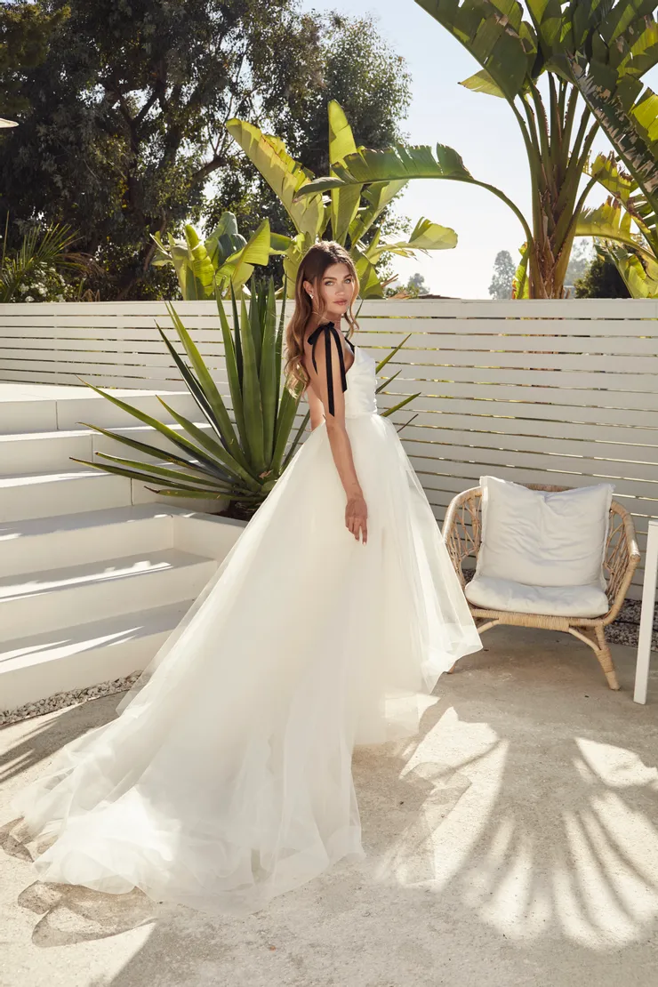 Casablanca Bridal LE116SK