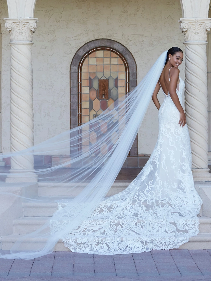 Christina Wu Brides | Flora display picture 3