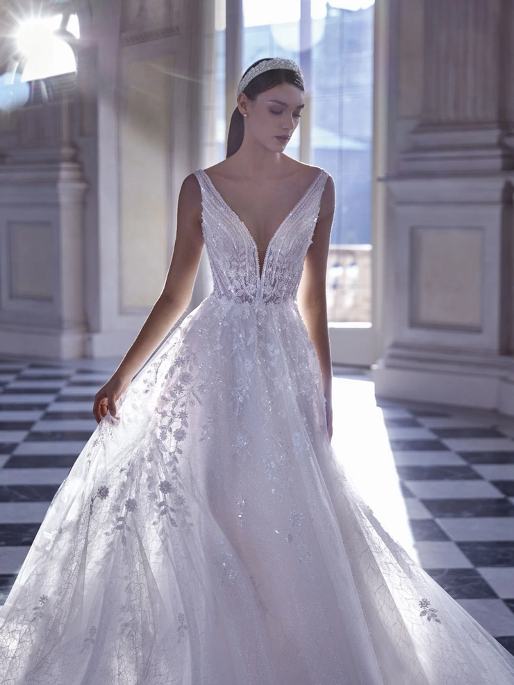 Privee by Pronovias Micheala