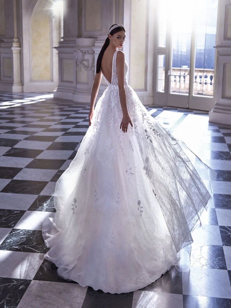 Privee by Pronovias Micheala