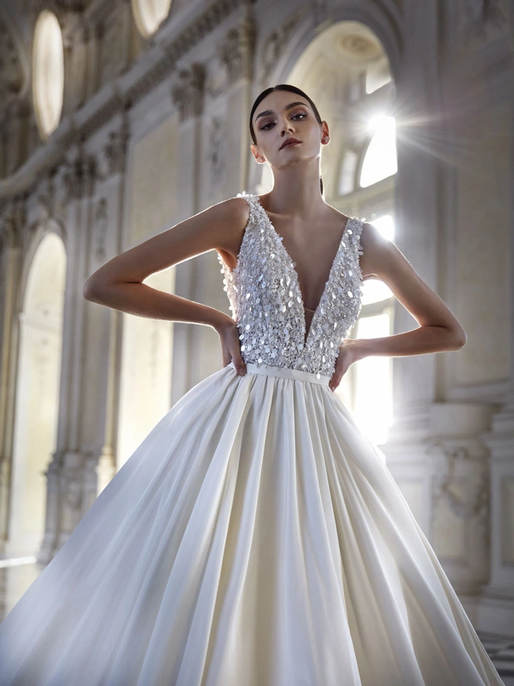 Privee by Pronovias Oliana