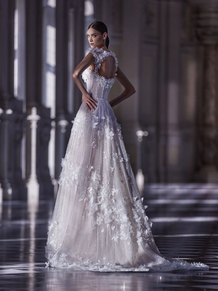 Privee by Pronovias Orelia
