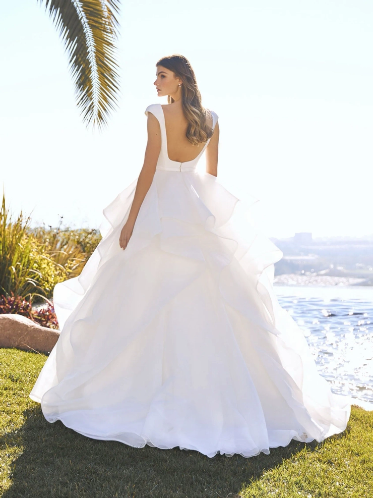 Pronovias Dominika