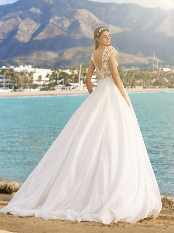Pronovias Saturn