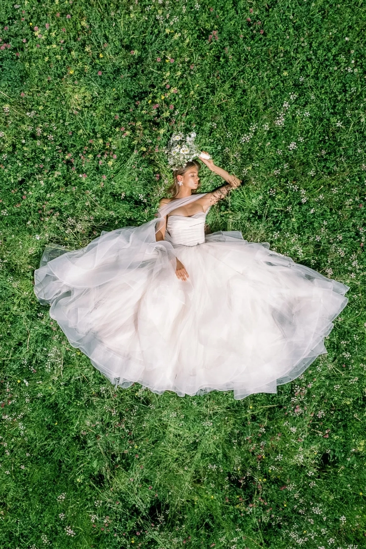 Locket Hilty Style #10600 #1 frontface vertical picture