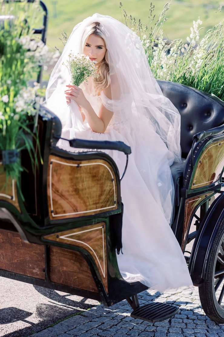 Locket Ferris Style #10713 #1 frontface vertical picture