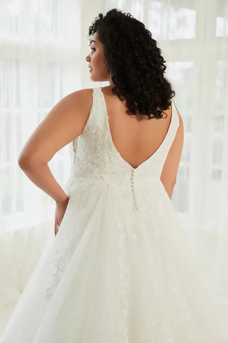 Sophia Tolli Première Backface Thumbnail Image