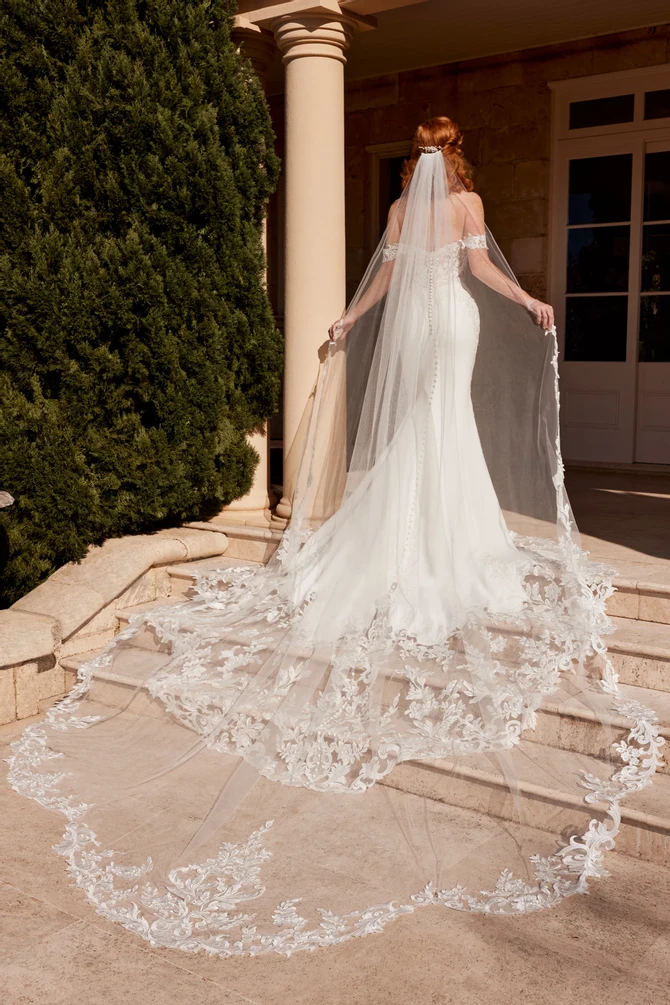 Dramatic Misty Tulle Veil | Sophia Tolli