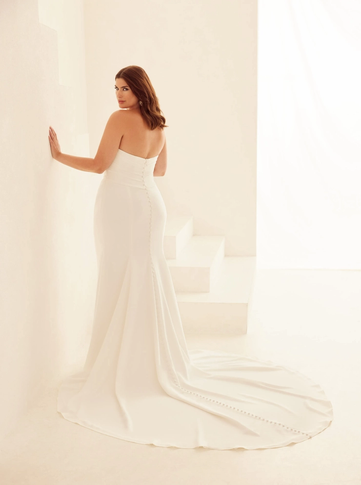 Mikaella M2435 Curvy