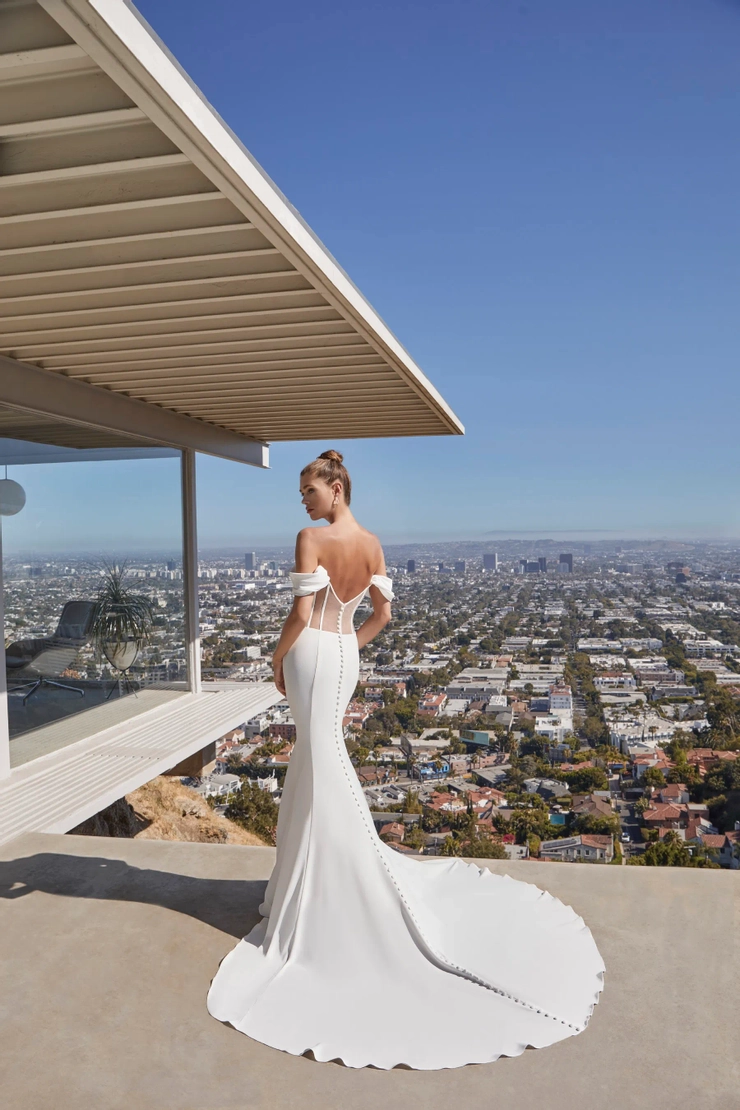 Casablanca Bridal LE124