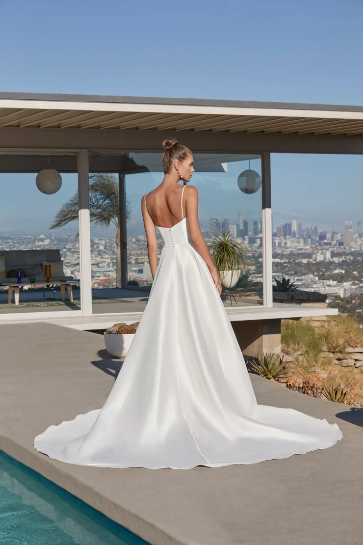 Casablanca Bridal LE125