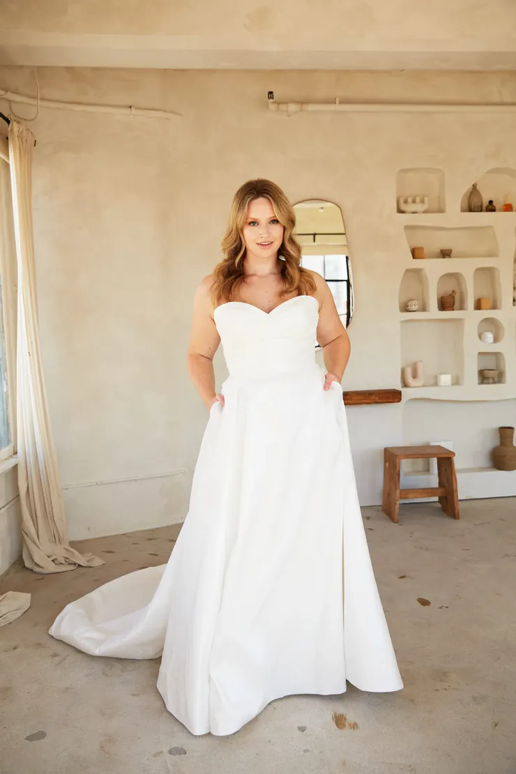 Madi Lane KEATON CURVY Default Thumbnail Image