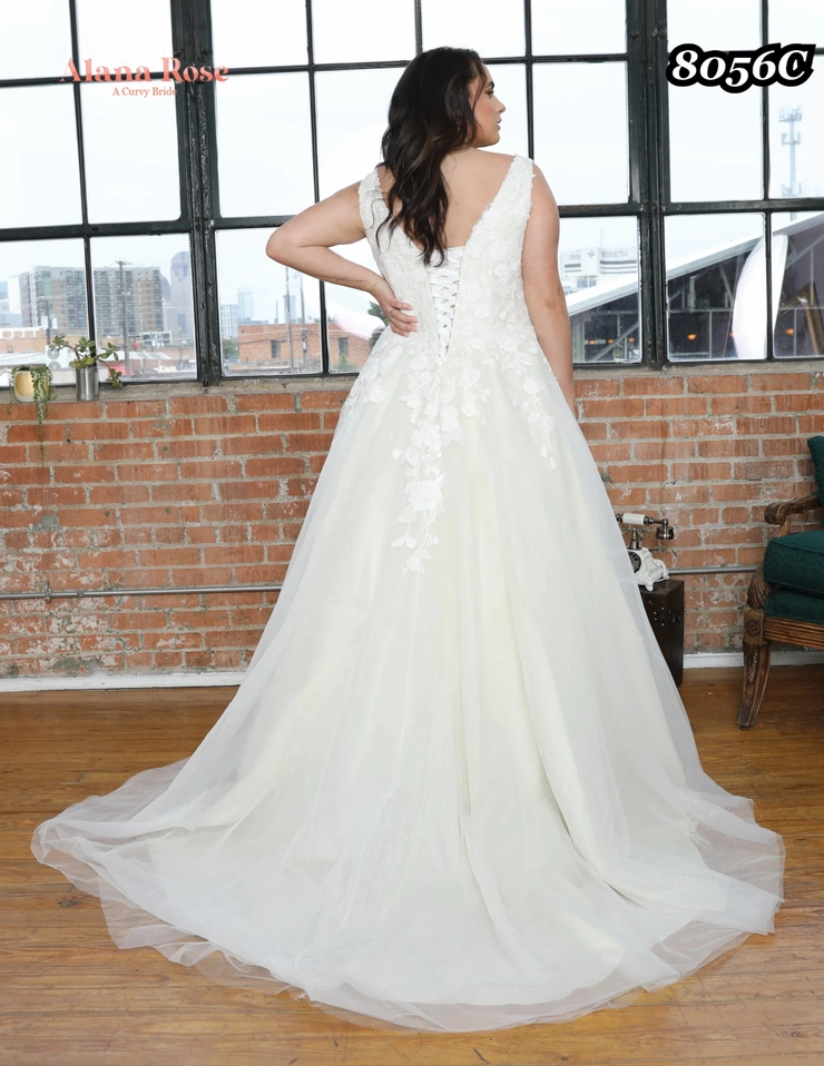 Abby Curvy - 8056C | Lace Bridal Boutique
