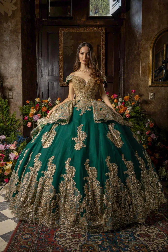 Ragazza | Esmeralda's Bridal and Quinceanera - EV18-618