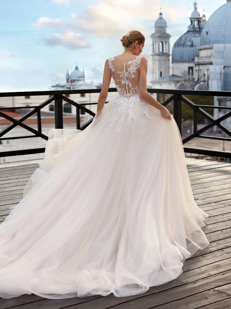 Pronovias Agora