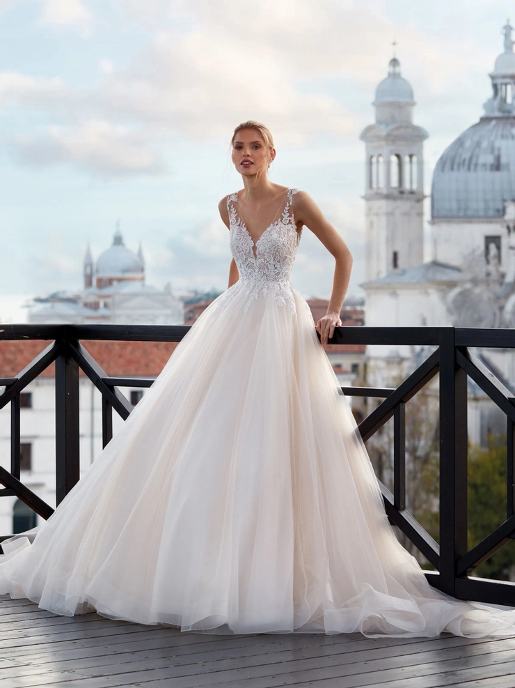 Pronovias Agora