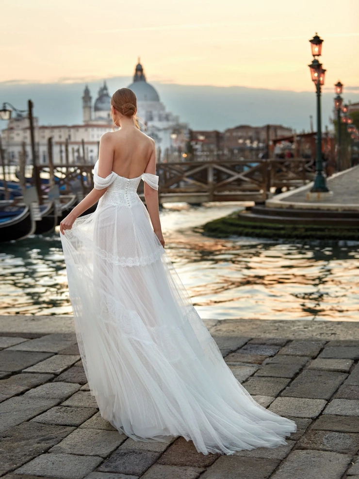 Pronovias Arona