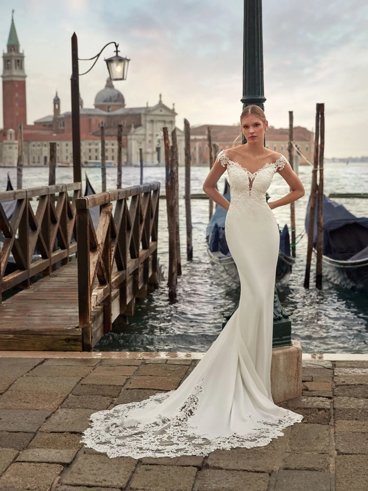 Pronovias Aruna