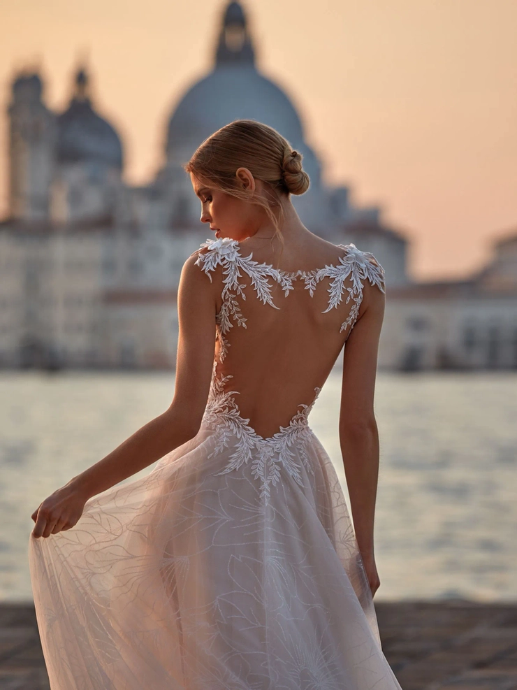 Pronovias Cypher