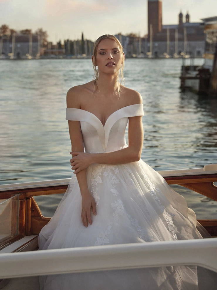 Pronovias Kaisha
