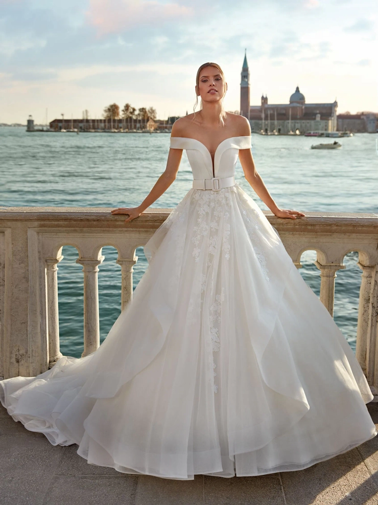 Pronovias Kaisha