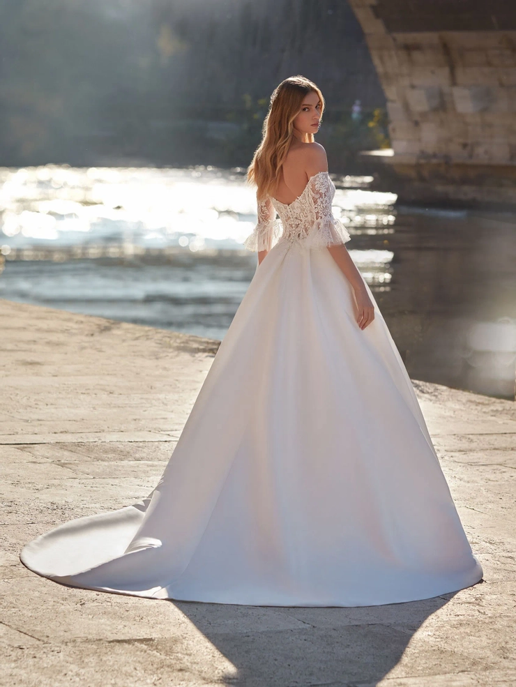 Pronovias Unity