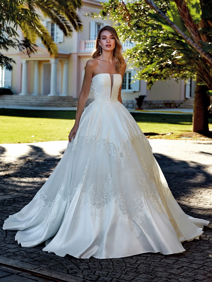 Pronovias Duchess