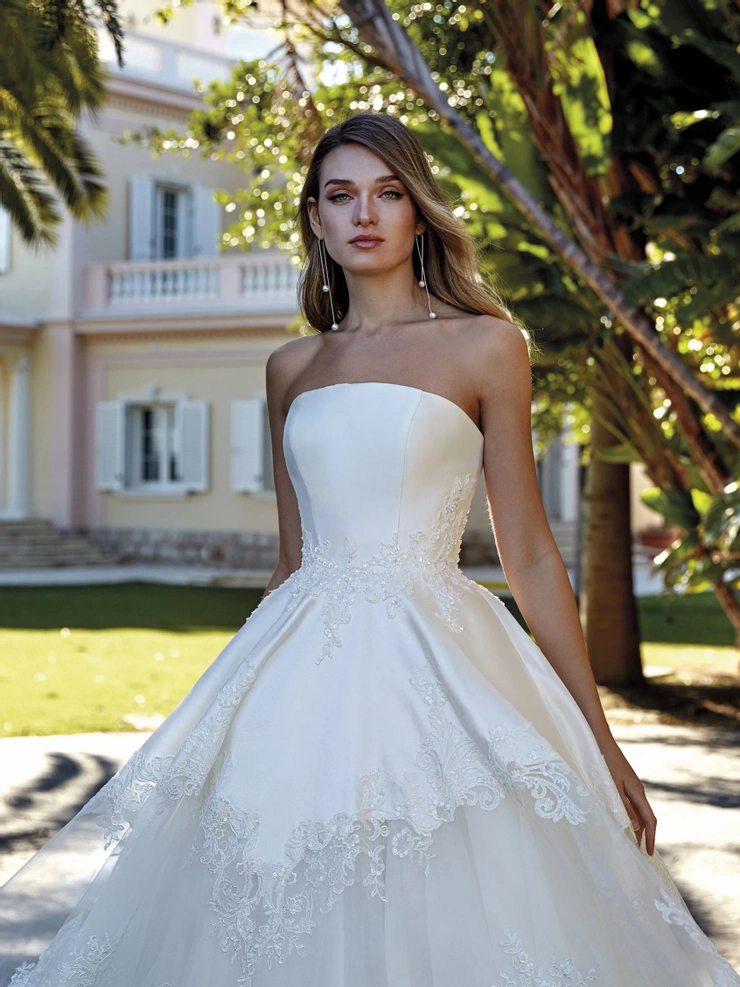 Pronovias Duchess