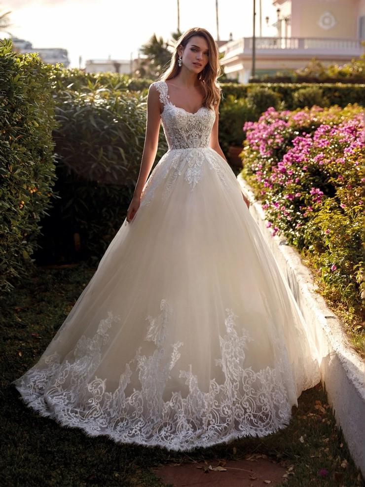 Pronovias Royal
