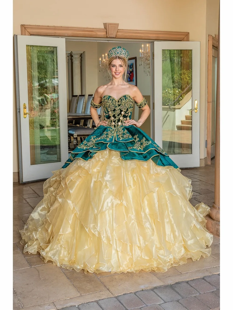 Dancing Queen | Alborada Quince - 1529 | Alborada Brides Inc.