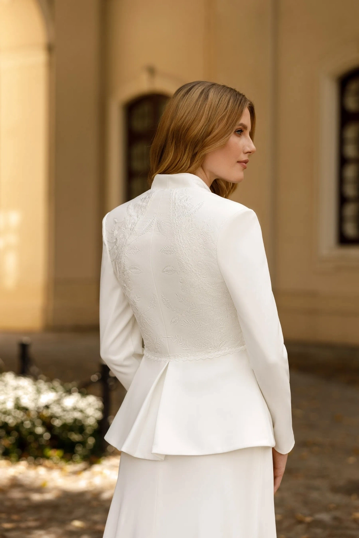 Angela Bianca Style #1095+9330 #3 backface vertical cropped picture