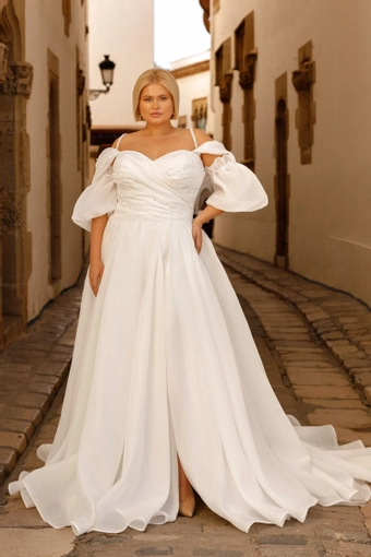 Monica Loretti 8281 Plus #1 frontface vertical thumbnail