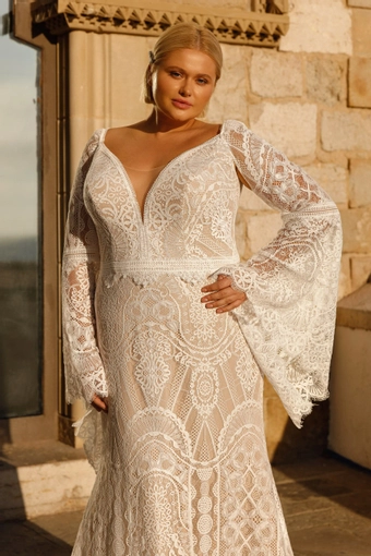 Monica Loretti 8284 Plus #3 frontface vertical cropped thumbnail