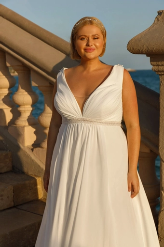 Monica Loretti 8285 Plus #4 frontface vertical cropped thumbnail