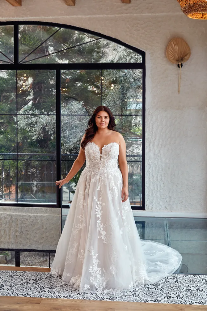 Eddy K Curvy | Mimi's Bridal and Formalwear - UR462 | Mimi's
