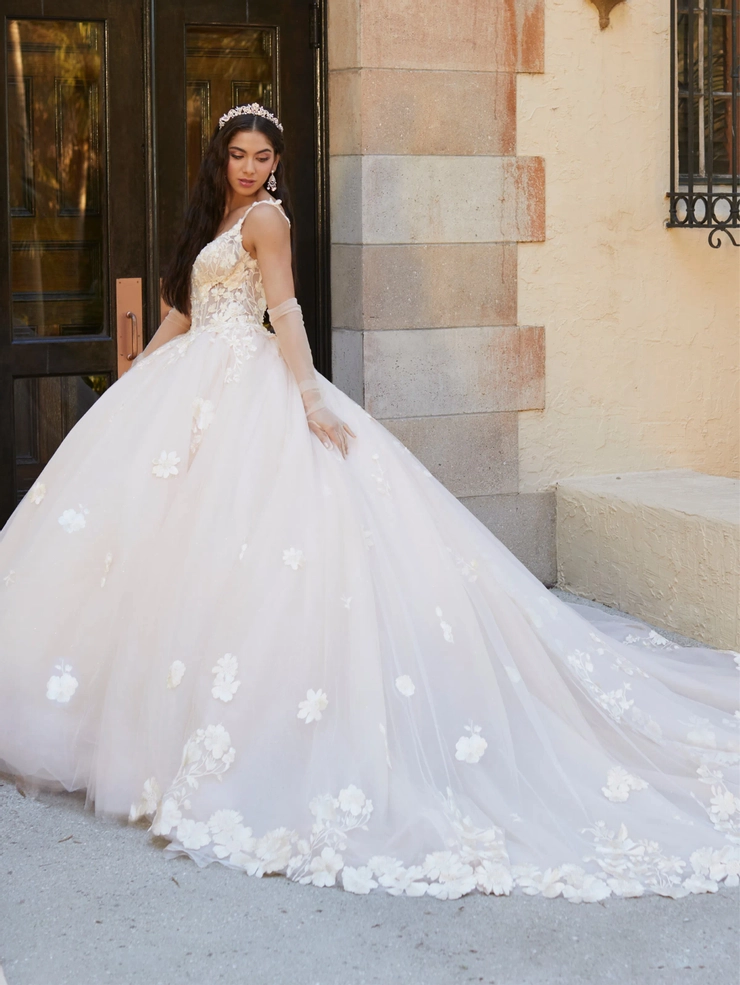 LizLúo Quince Style #26064 #4 frontface vertical cropped picture