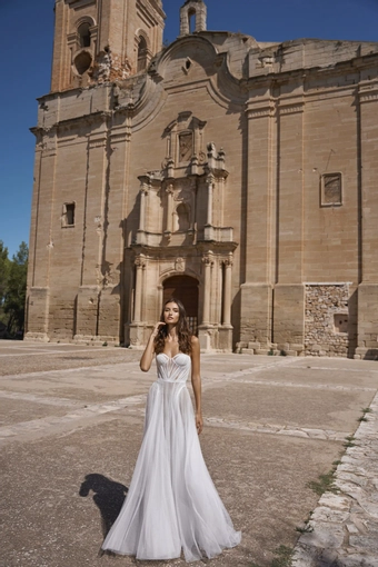 Alon Livne Hunter #3 frontface vertical thumbnail