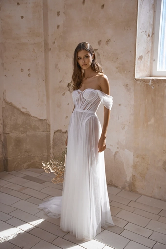 Alon Livne Hunter #4 frontface vertical thumbnail