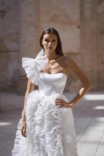 Alon Livne Julia #1 frontface vertical cropped thumbnail