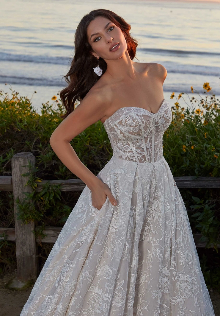 Signature Collection Style #1219 #5 frontface vertical cropped picture