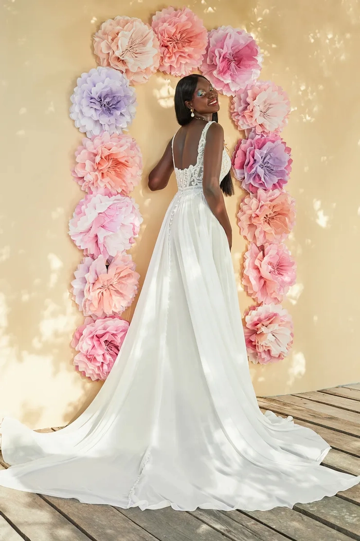 Madison James Backface Thumbnail Image