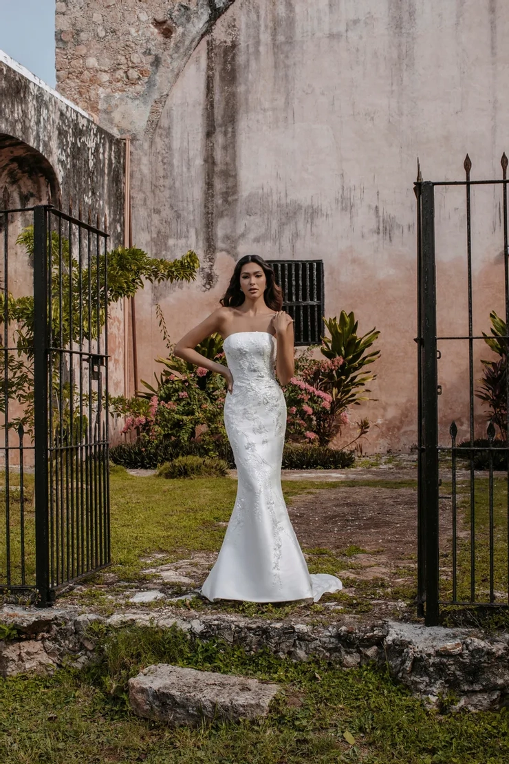 Abella Tokyo #1 frontface vertical picture