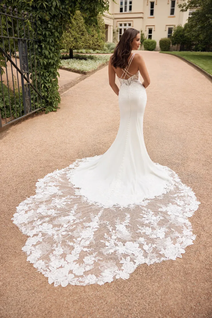 Sophia Tolli Première Backface Thumbnail Image
