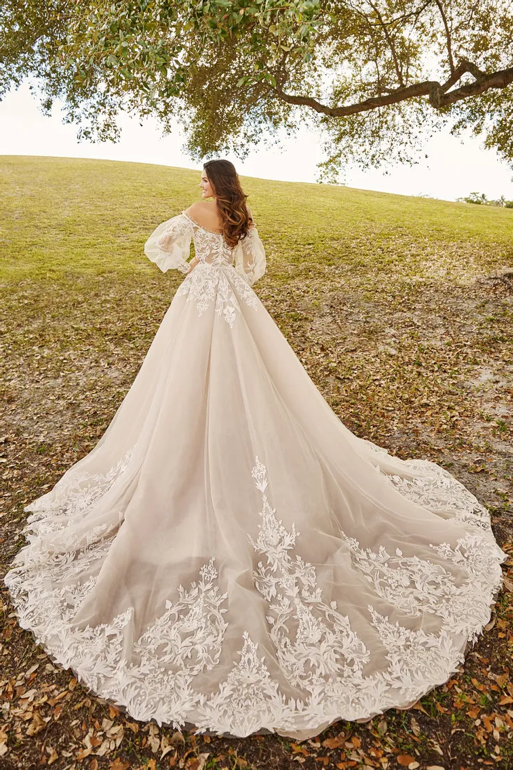 The Luxe Collection Derby Backface Thumbnail Image